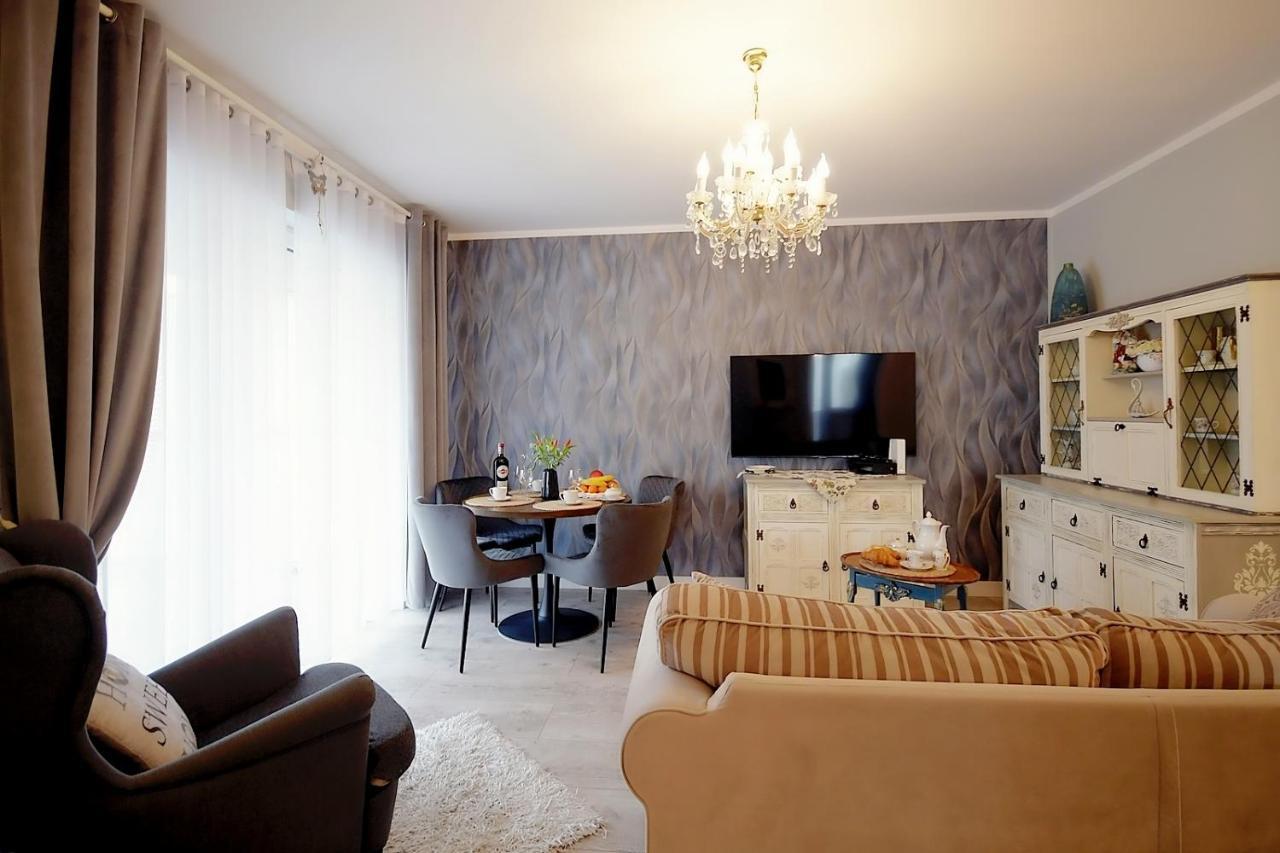 Miodowy Dom Exspanse Apartament 2 Lub 3 Pokoje Z Tarasem I Parkingiem Kolobrzeg Exterior photo